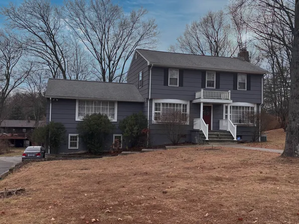 39 Horseshoe Drive, Trumbull, CT 06611