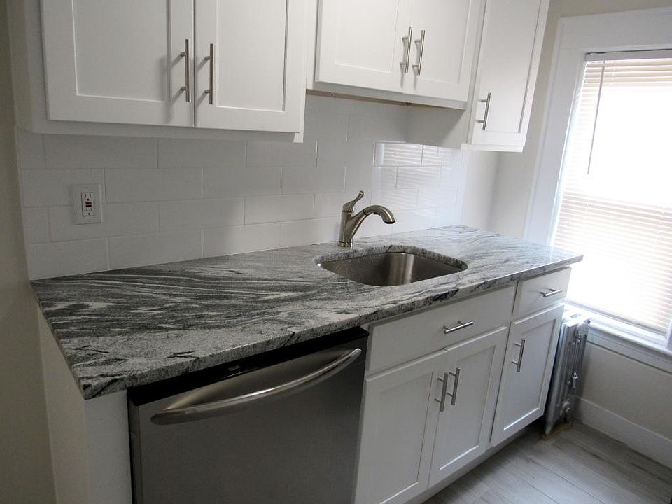 1st image of 119 N 17th St #3
