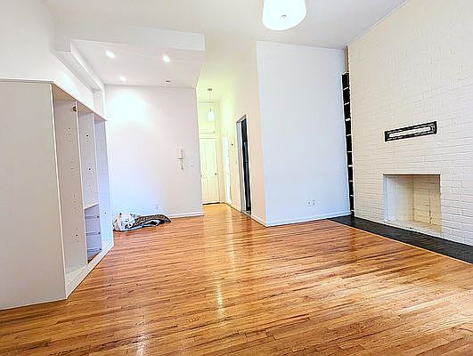 3rd image of 157 W 95th St APT 2B