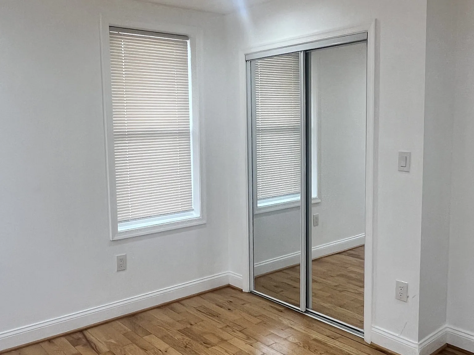2922 East Monument Street - - — Photo 3