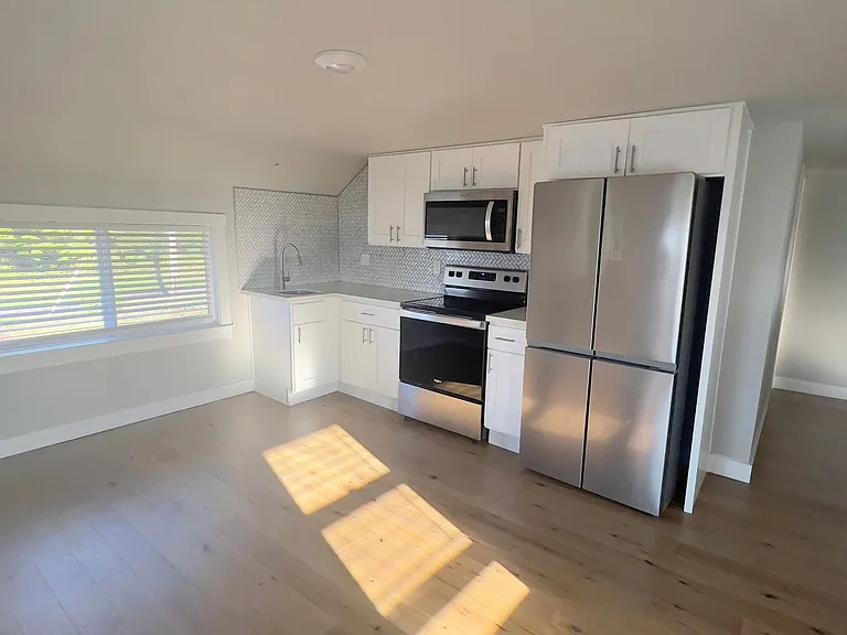 669 W Marine Dr, Astoria, OR 97103 — Photo 1