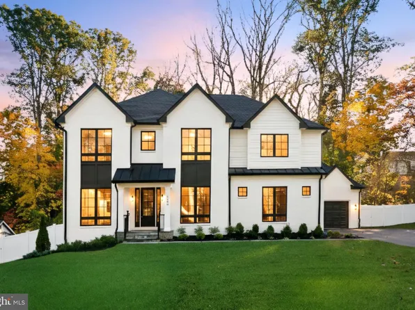 9205 Rosehill Dr, Bethesda, MD 20817