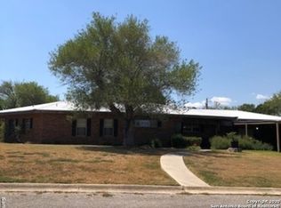 316 Hackberry St, Kenedy, TX 78119