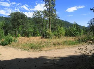 211 Estabrook Ln, Trinity Center, CA 96091