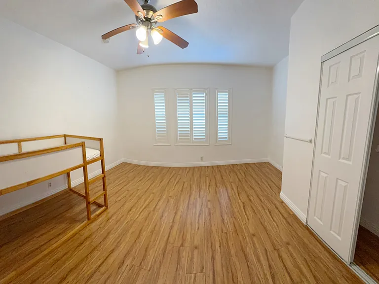 16404 S Menlo Ave — Photo 8