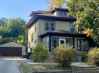 809 Tremont St, Cedar Falls, IA 50613