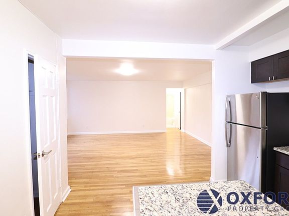 4th image of 132-57 Sanford Ave #5EE