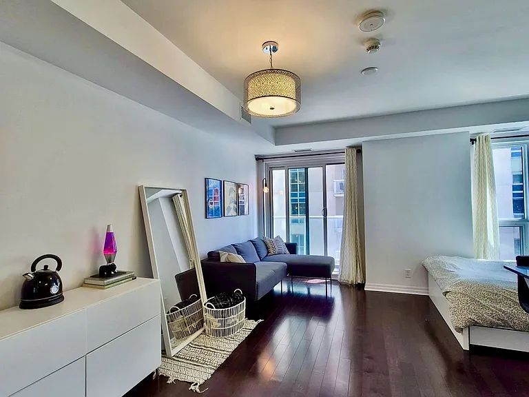 242 Rideau St #1208 — Photo 6