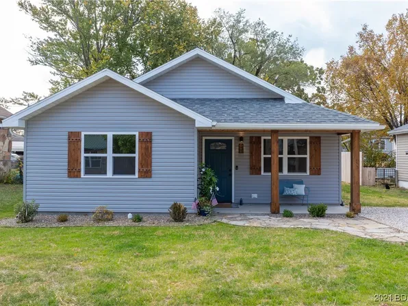 84 Camden Ave, Camdenton, MO 65020