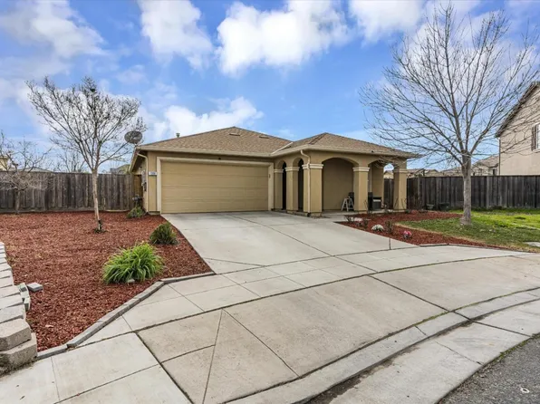 1356 Coconut St, Madera, CA 93638