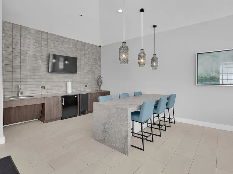 St. Tropez Townhomes & Villas — Photo 32