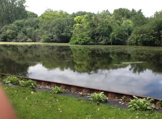 8403 Ames Rd #D1, Crystal Lake, IL 60012