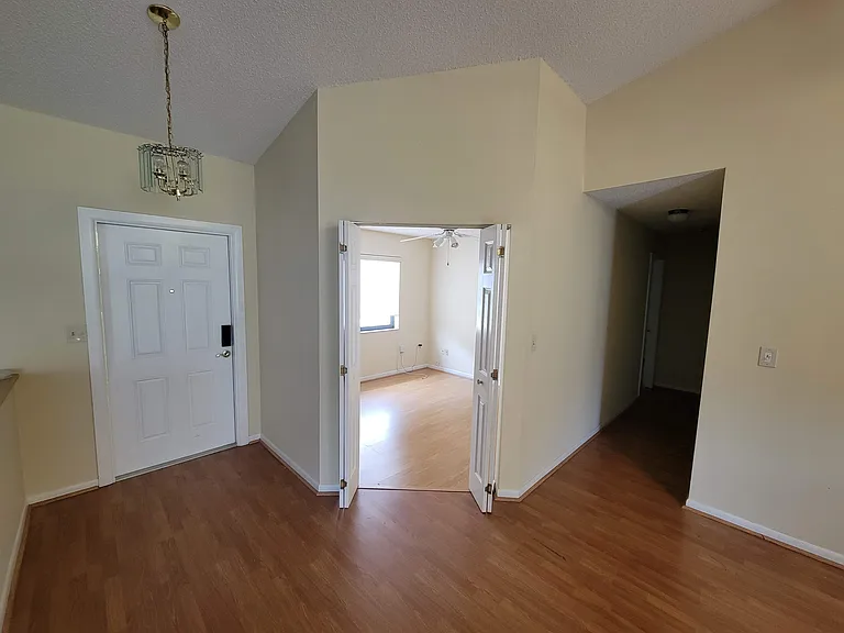 5881 Chester Ln — Photo 4