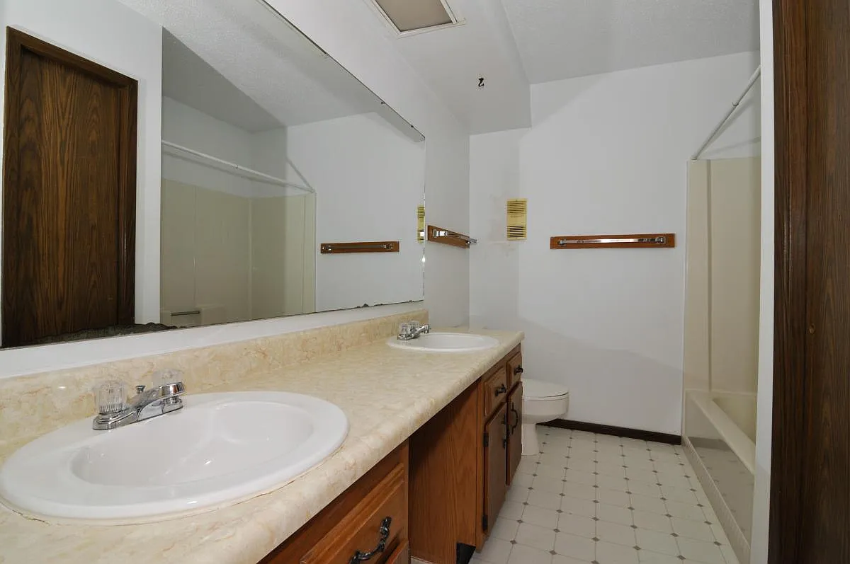 2 bed, $935 — Photo 4