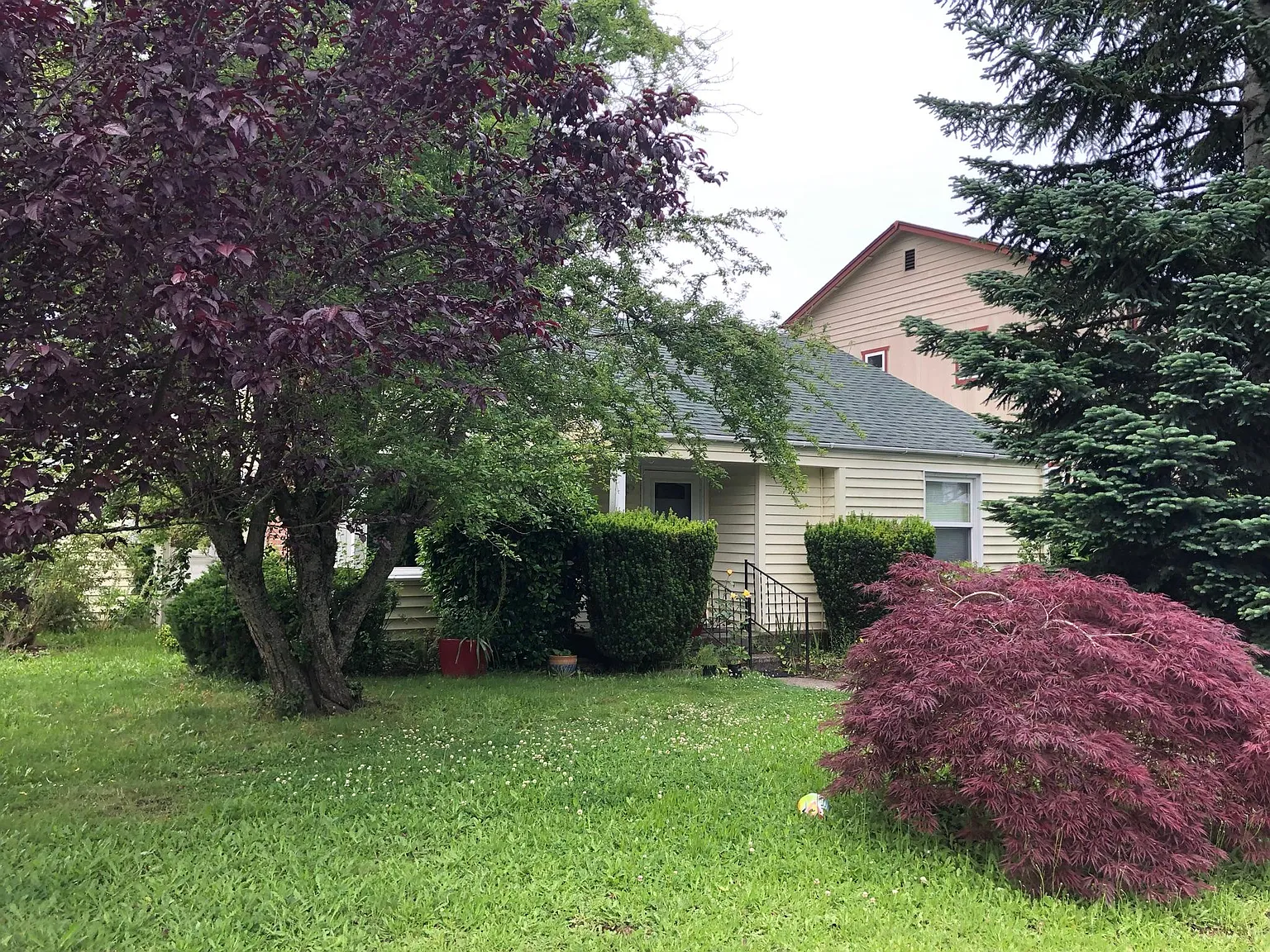 2 bed, 902 sqft, $2,284 — Photo 2