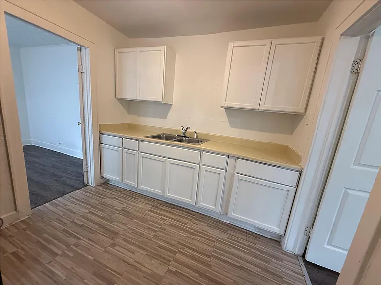 7002 Vandeman St #5 — Photo 10
