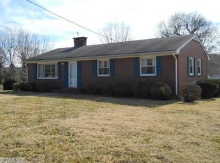 1994 E Westfield Rd, Mount Airy, NC 27030