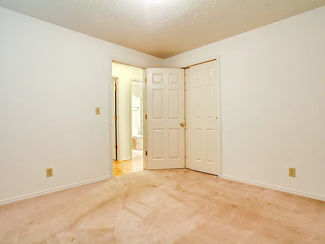 8590 SW Indian Hill Ln — Photo 9