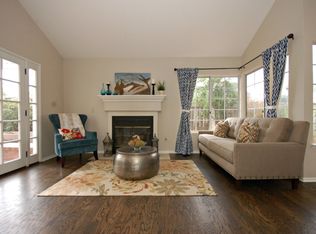 1377 N Vulcan Ave, Encinitas, CA 92024