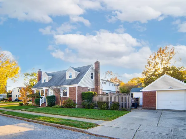 36 Alliance Street, Valley Stream, NY 11580