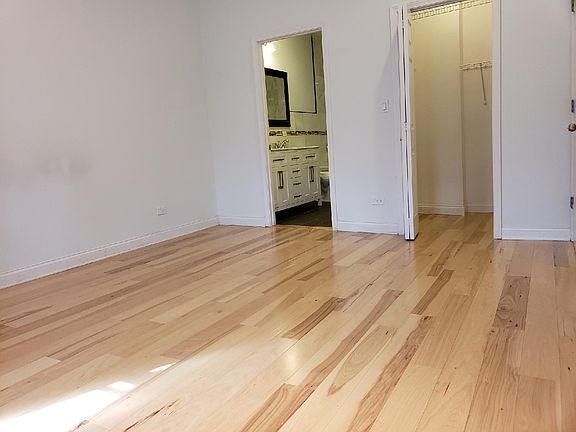 4th image of 1645 W Chicago Ave