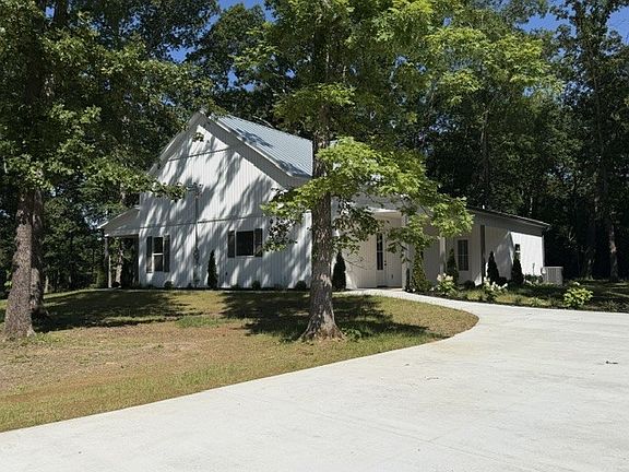 3rd image of 579 Lower Halls Mill Rd
