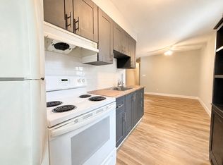 684 Lincoln Rd #3, Windsor, ON N8Y2G7