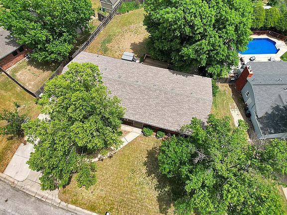 5th image of 515 Circle Dr