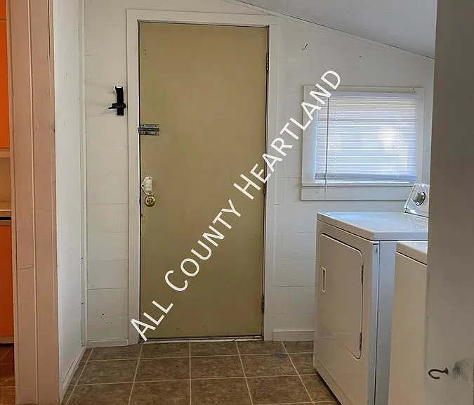219 W Kenworthy St — Photo 28