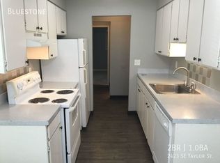 2423 SE Taylor St, Portland, OR 97214