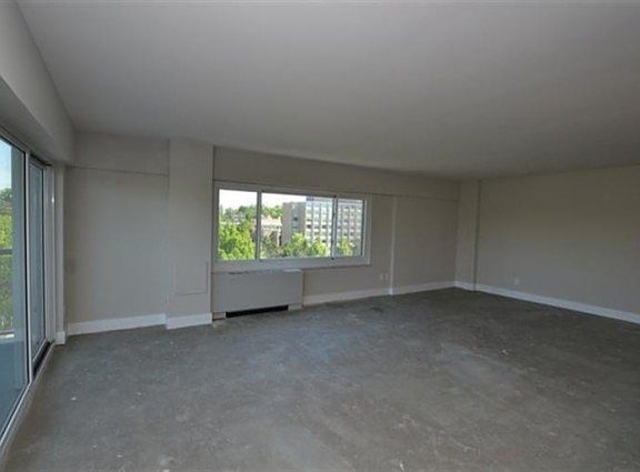 4th image of 2200 Victory Pkwy APT 2201