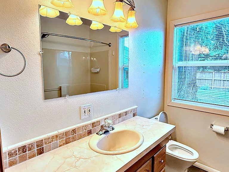 8048 SE Ellis St — Photo 17