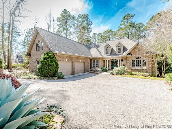 1904 Wedgewood Dr, Sanford, NC 27332