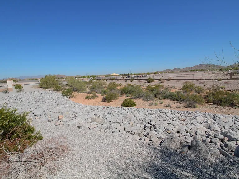 17878 W Desert Wind Dr — Photo 28