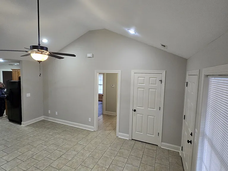 1419 Allies Ct — Photo 3
