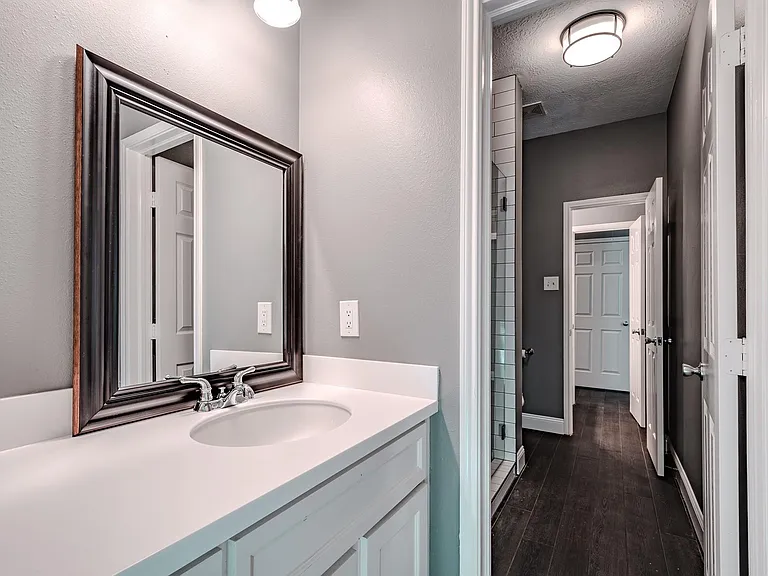 8515 Holly Spring Ln — Photo 21