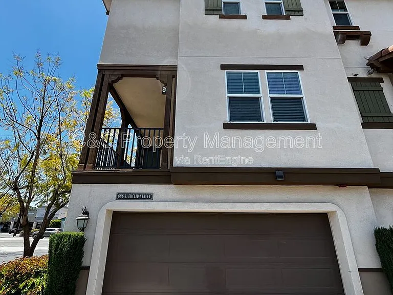 686 S Euclid St — Photo 2