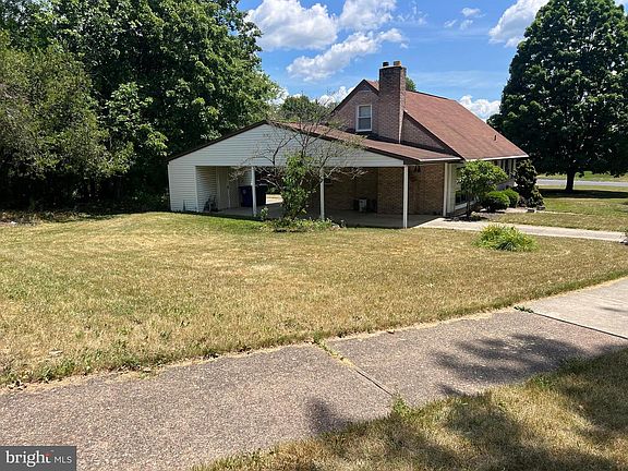 3rd image of 301 Berryhill Rd