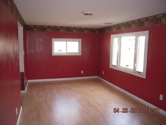 4th image of 25208 Snyder St