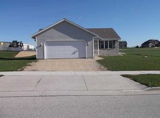 320 Knights Ct, Campbellsport, WI 53010