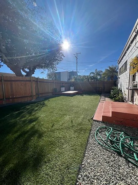 3 bed, 1000 sqft, $3,200 — Photo 3