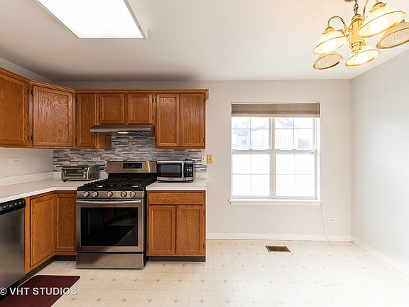 5th image of 251 Manor Dr #251