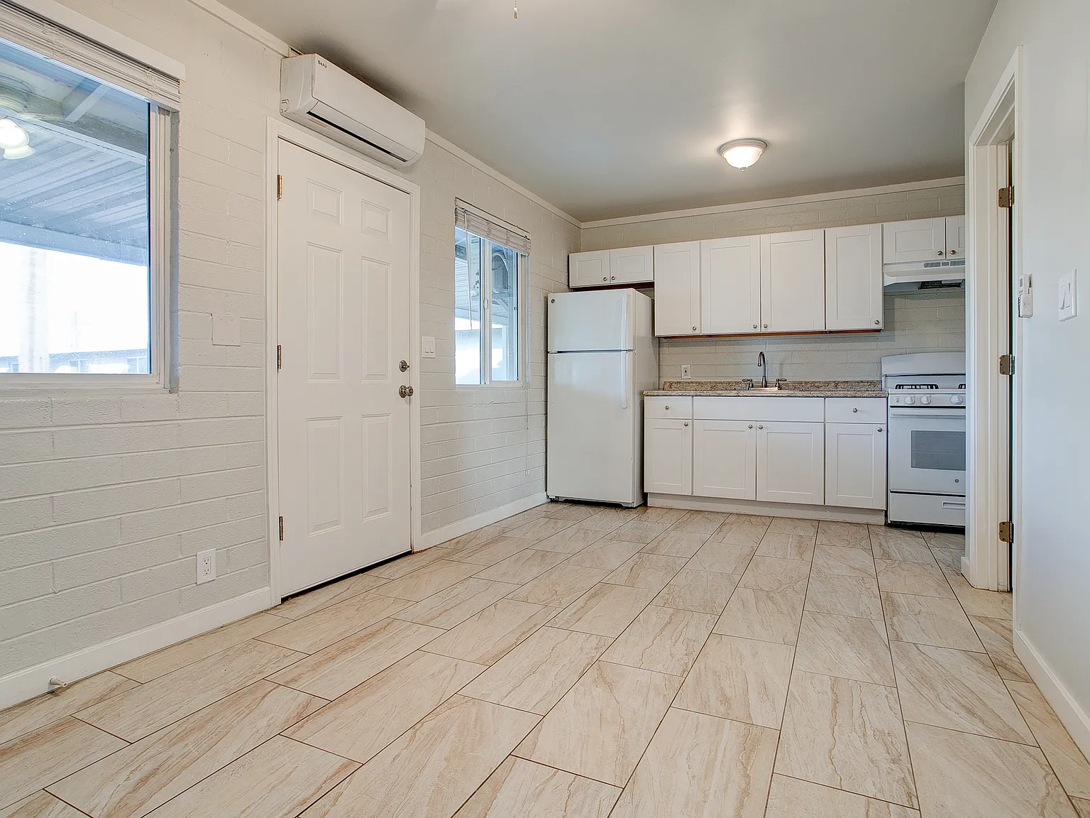 1 bed, 700 sqft, $899 — Photo 1