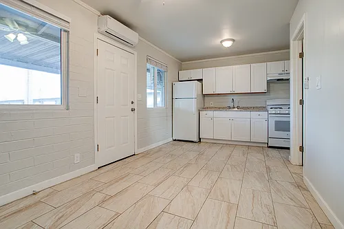 212 E Jones Ave #8 Photo 1