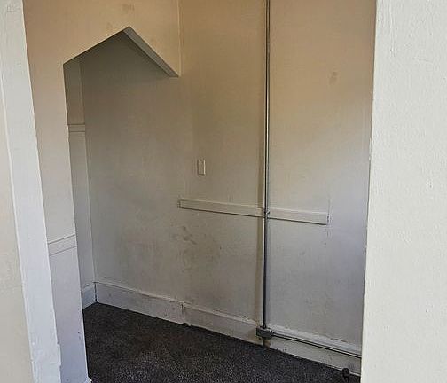 3rd image of 1112 N Main St #4