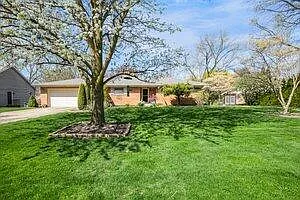 102 Evergreen Dr photo 1