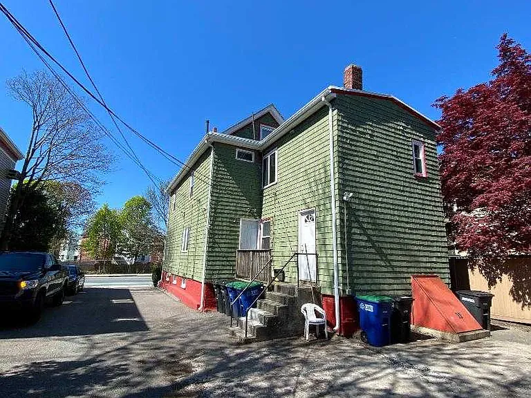 Somerville Ave — Photo 34