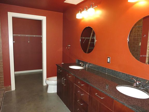 5th image of 1212 E Whiting St Unit 307