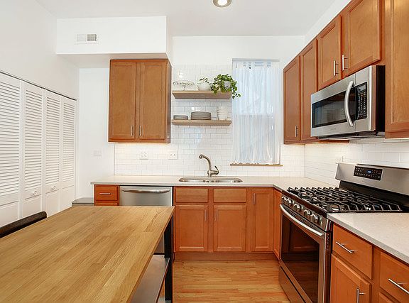 4th image of 3442 W Parker Ave