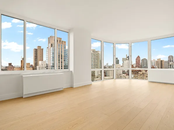 400 East 84th Street image 1 of 19